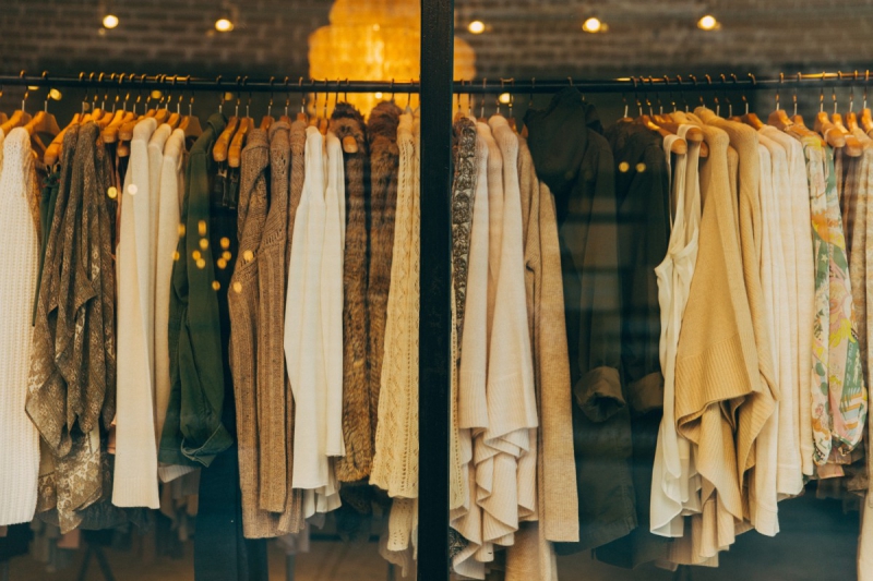 boutique-LA GARDE-min_clothe_fashion_store_shop_window_store_front-21277